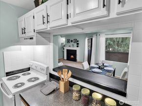 3024 NE 143rd Street 304, Seattle WA 98125