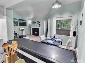 3024 NE 143rd Street 304, Seattle WA 98125