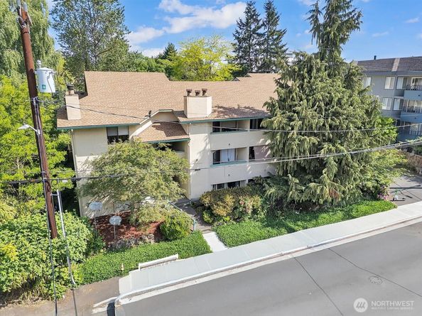3024 NE 143rd Street 304, Seattle WA 98125