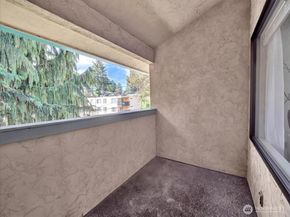 3024 NE 143rd Street 304, Seattle WA 98125