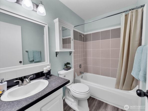 3024 NE 143rd Street 304, Seattle WA 98125