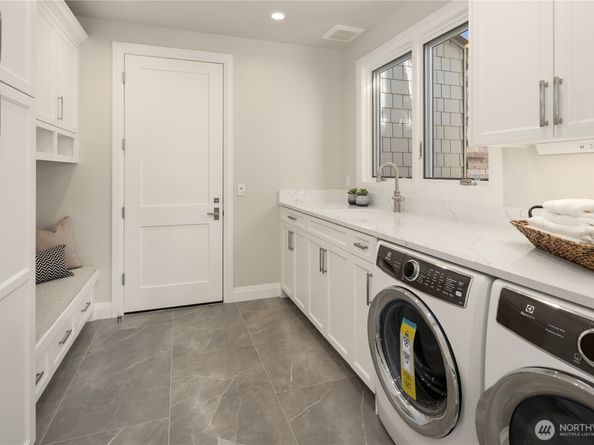 7254 N Mercer Way, Mercer Island WA 98040
