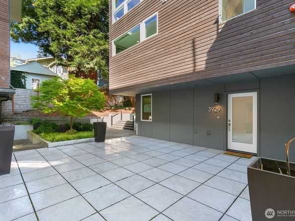 3929 2nd Avenue NE, Seattle WA 98105