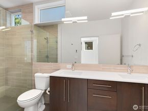3929 2nd Avenue NE, Seattle WA 98105