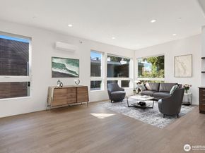 3929 2nd Avenue NE, Seattle WA 98105