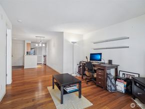 3045 20th Avenue W 208, Seattle WA 98199