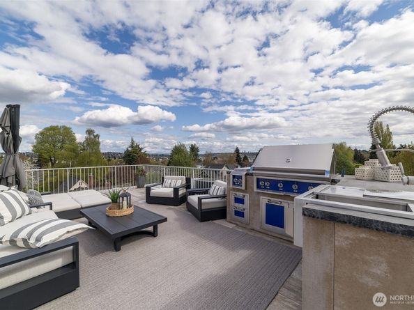 3042 NW 64th Street, Seattle WA 98107
