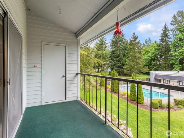 4641 W Lake Sammamish Parkway SE F305, Issaquah WA 98027