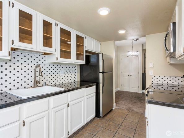 4641 W Lake Sammamish Parkway SE F305, Issaquah WA 98027