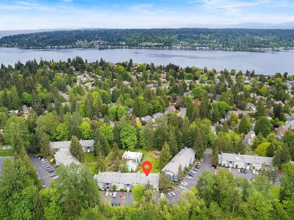 4641 W Lake Sammamish Parkway SE F305, Issaquah WA 98027
