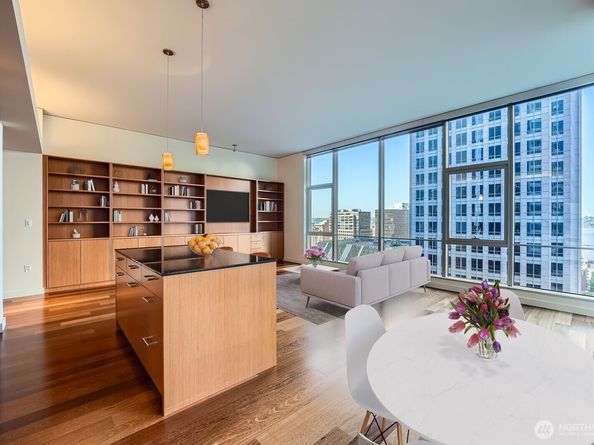 909 5th Avenue 701, Seattle WA 98104