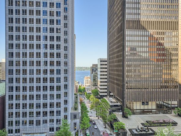 909 5th Avenue 701, Seattle WA 98104