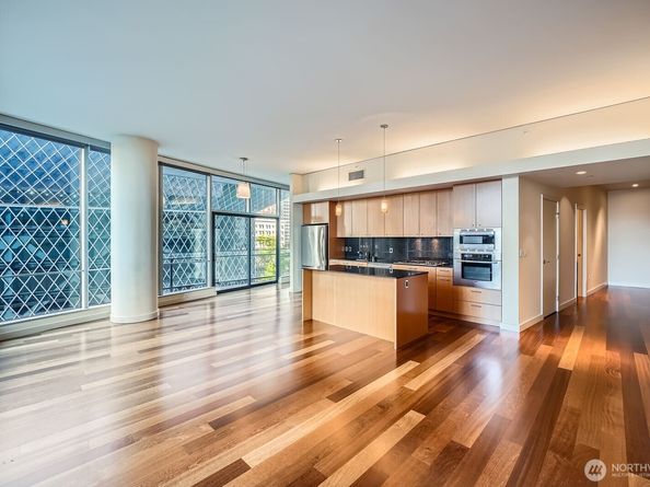 909 5th Avenue 701, Seattle WA 98104