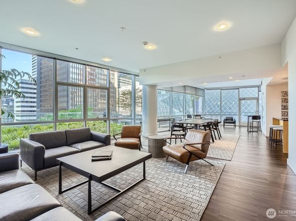 909 5th Avenue 701, Seattle WA 98104