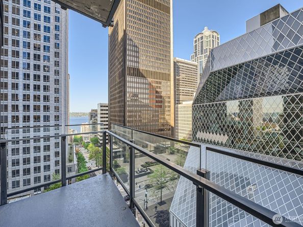 909 5th Avenue 701, Seattle WA 98104