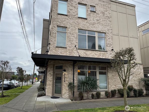 8119 Stone Avenue N, Seattle WA 98103