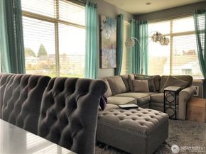 8119 Stone Avenue N, Seattle WA 98103