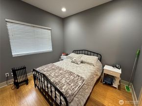8119 Stone Avenue N, Seattle WA 98103