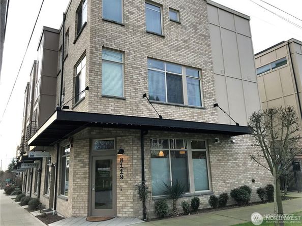 8119 Stone Avenue N, Seattle WA 98103