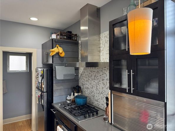 8119 Stone Avenue N, Seattle WA 98103