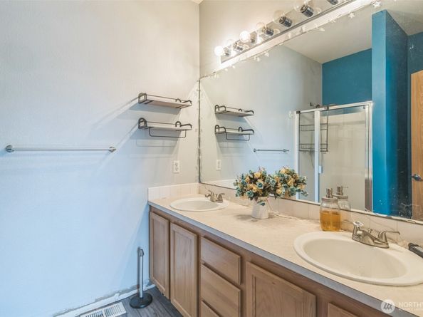 4724 Mill Pond Drive SE 702, Auburn WA 98092