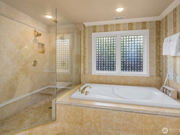 24838 NE 20th Street, Sammamish WA 98074