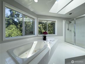1621 Edgemoor Lane, Everett WA 98203