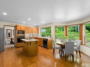 16909 NE 37th Place, Bellevue WA 98008