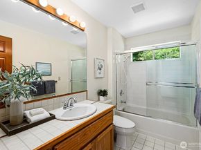 16909 NE 37th Place, Bellevue WA 98008