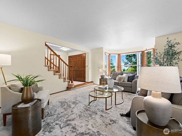 16909 NE 37th Place, Bellevue WA 98008