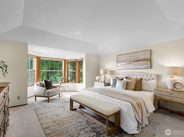 16909 NE 37th Place, Bellevue WA 98008