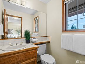 16909 NE 37th Place, Bellevue WA 98008
