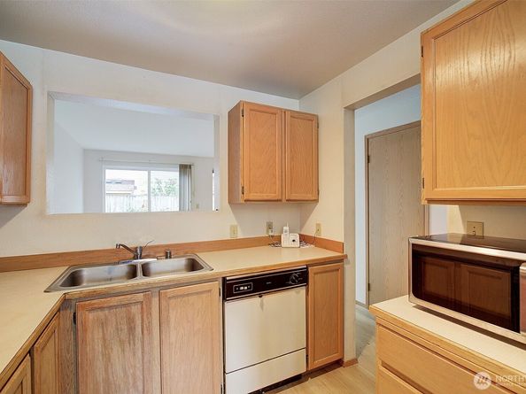 21906 56th Avenue W C2, Mountlake Terrace WA 98043