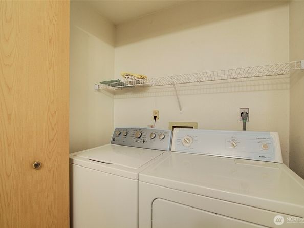 21906 56th Avenue W C2, Mountlake Terrace WA 98043