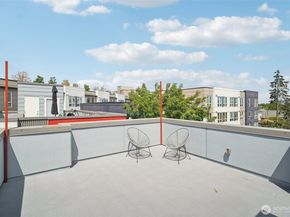 9032 14th Avenue NW D, Seattle WA 98117