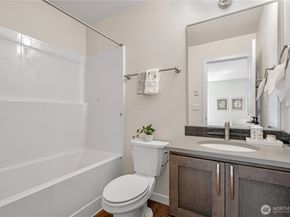 935 7th Avenue NE 17.3, Issaquah WA 98029