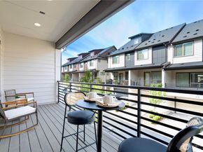 935 7th Avenue NE 17.3, Issaquah WA 98029