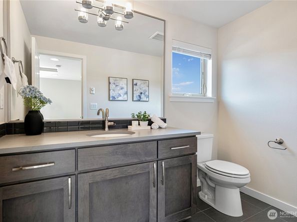 935 7th Avenue NE 17.3, Issaquah WA 98029