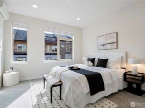935 7th Avenue NE 17.3, Issaquah WA 98029