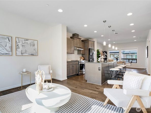 935 7th Avenue NE 17.3, Issaquah WA 98029
