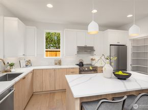 11123 105th Avenue NE, Kirkland WA 98033