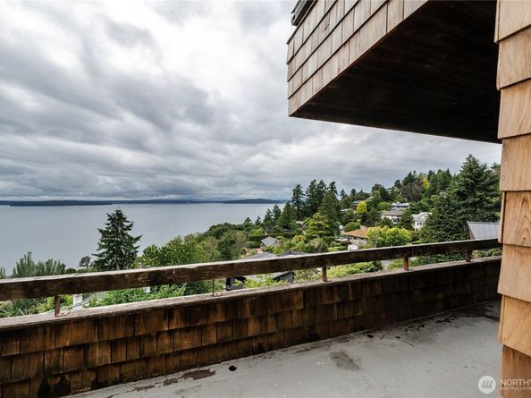 4722 53rd Avenue SW, Seattle WA 98116