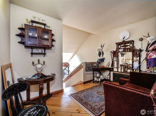4722 53rd Avenue SW, Seattle WA 98116