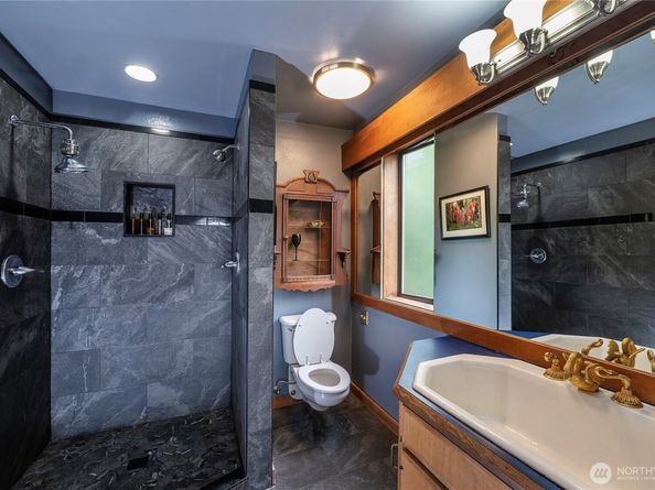 4722 53rd Avenue SW, Seattle WA 98116