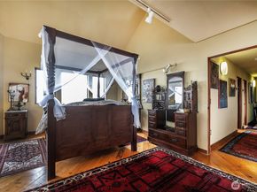 4722 53rd Avenue SW, Seattle WA 98116