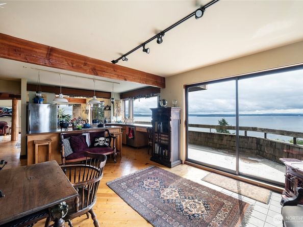 4722 53rd Avenue SW, Seattle WA 98116