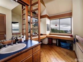 4722 53rd Avenue SW, Seattle WA 98116