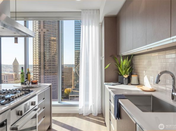800 Columbia Street 301, Seattle WA 98104