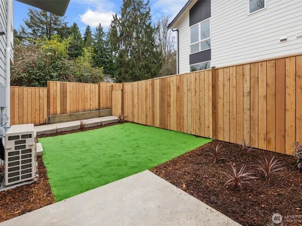 5984 26th Avenue SW C, Seattle WA 98106