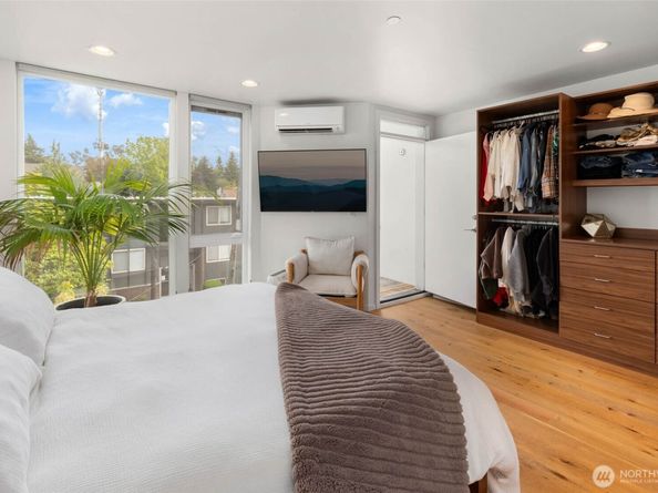866 NE 96th Street, Seattle WA 98115